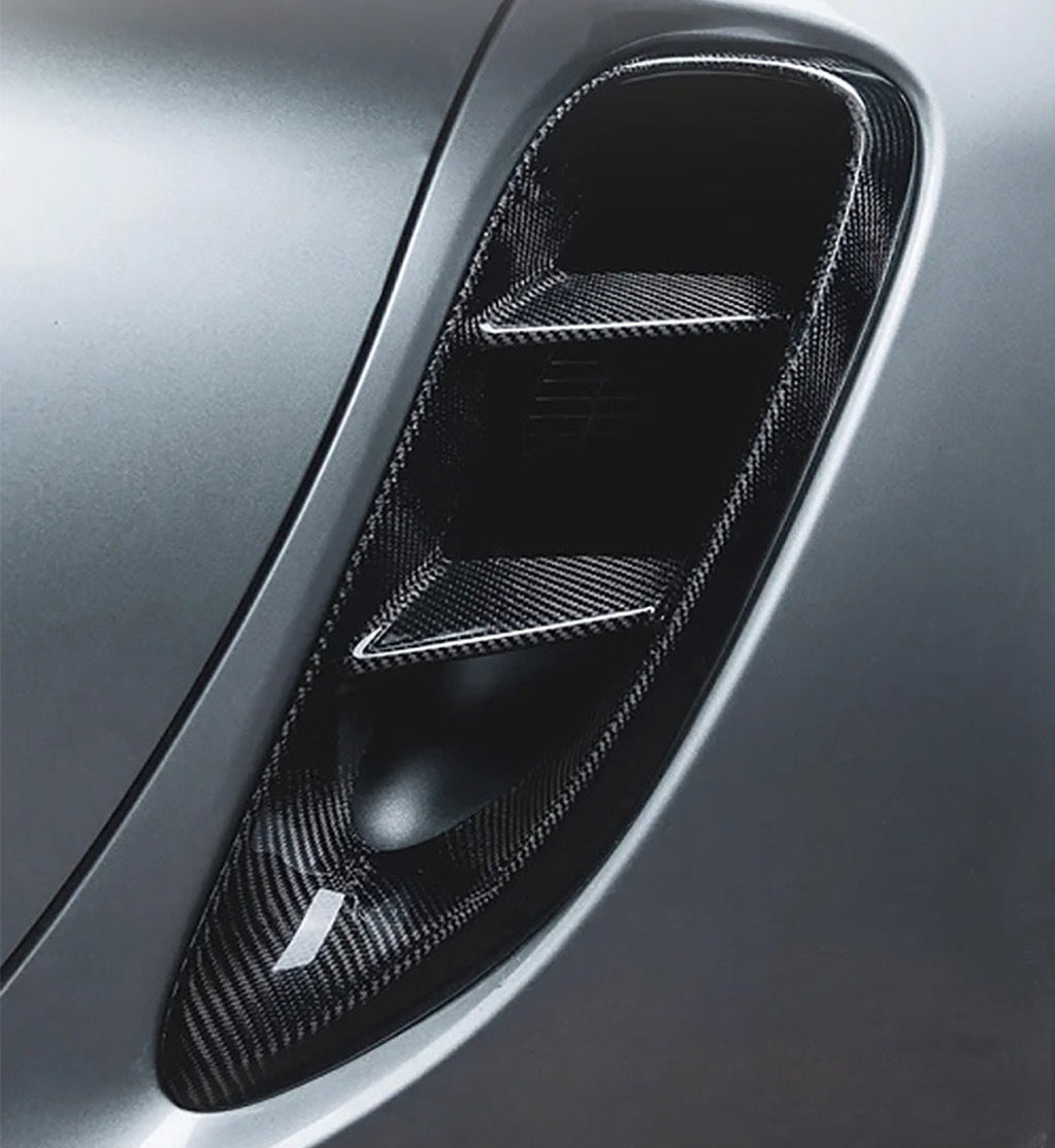 Dry carbon side air intake cover installed on Porsche 718 (982) – close-up