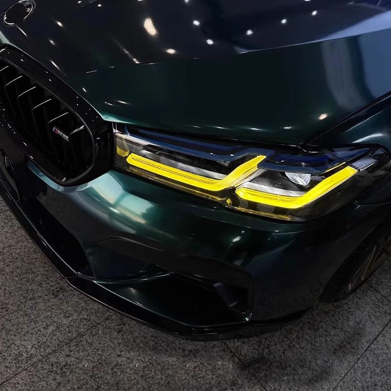 Close-up of G30 LCI yellow daytime running lights