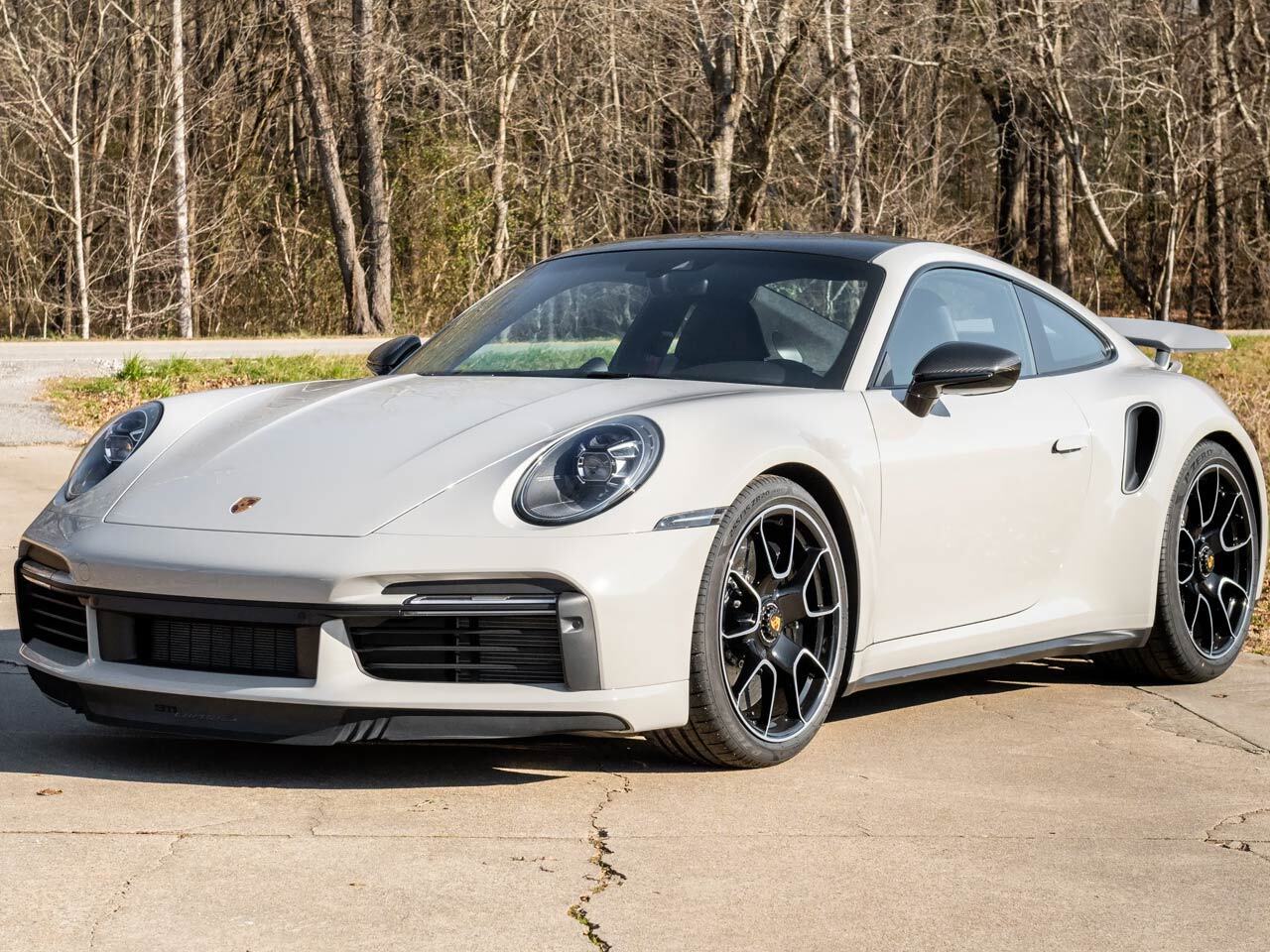 porsche-911-992-carbon-fiber-mirror-caps-on-car-front-34