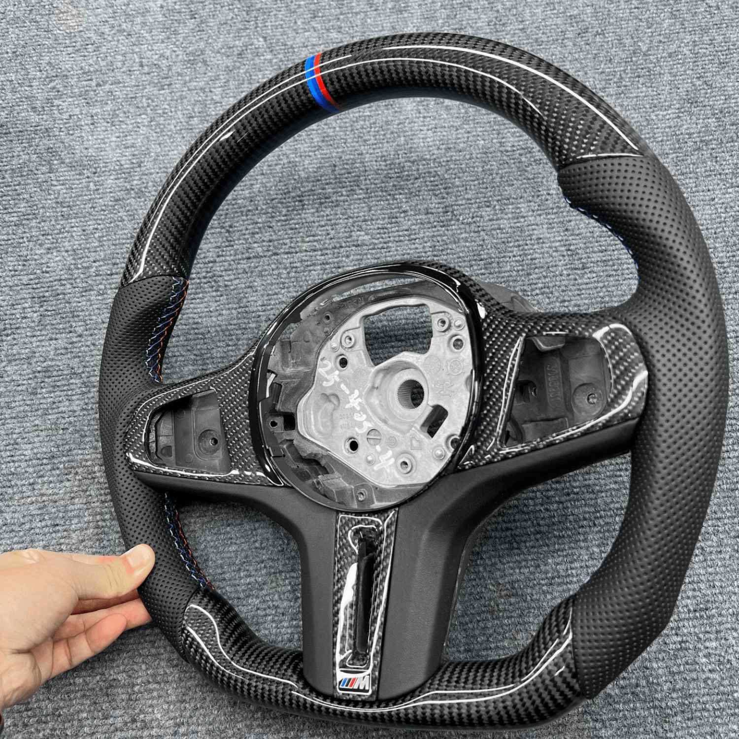 BMW STEERING WHEEL | G SERIES | FLAT BOTTOM | CARBON FIBER - Jonparts