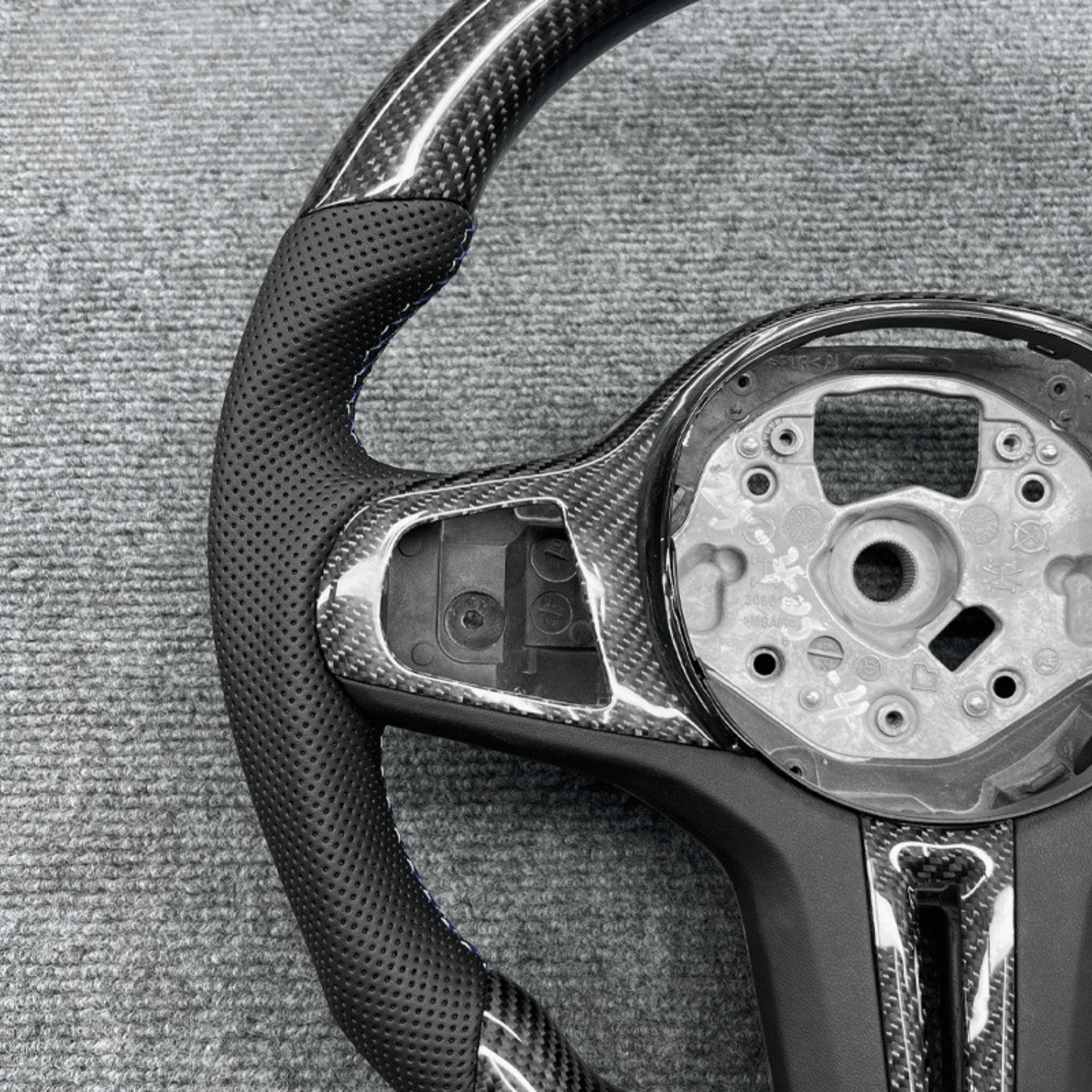 BMW STEERING WHEEL | G SERIES | FLAT BOTTOM | CARBON FIBER - Jonparts