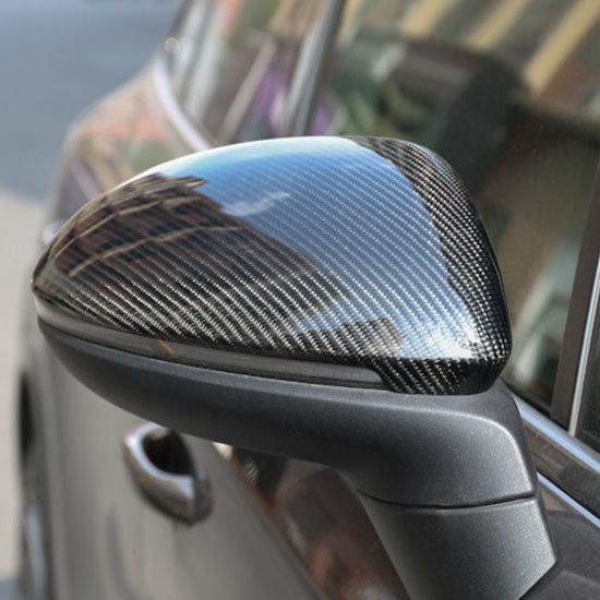 Dry carbon mirror cap installed on Porsche Cayenne 9Y1 – close-up twill gloss