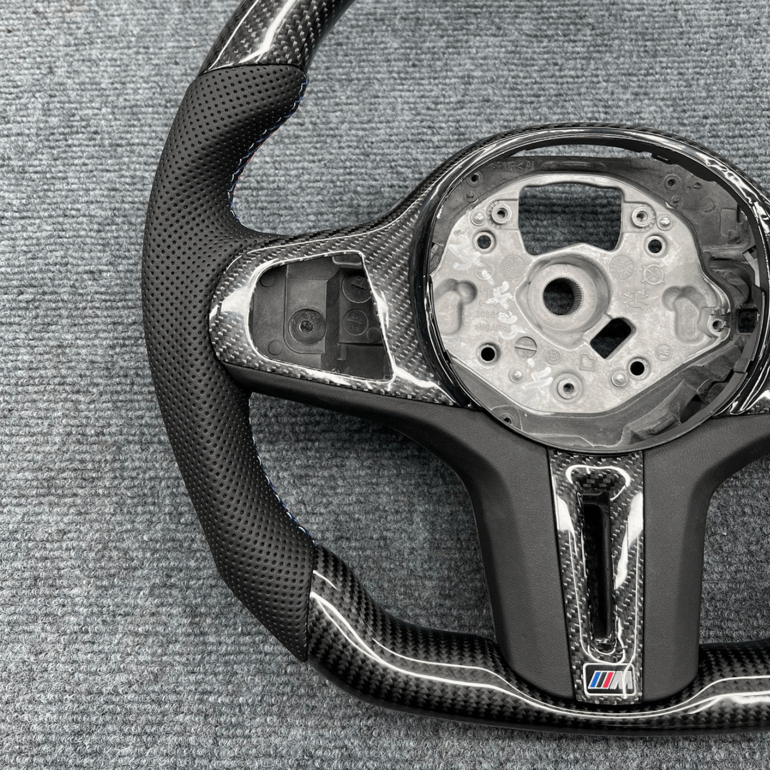 BMW STEERING WHEEL | G SERIES | FLAT BOTTOM | CARBON FIBER - Jonparts