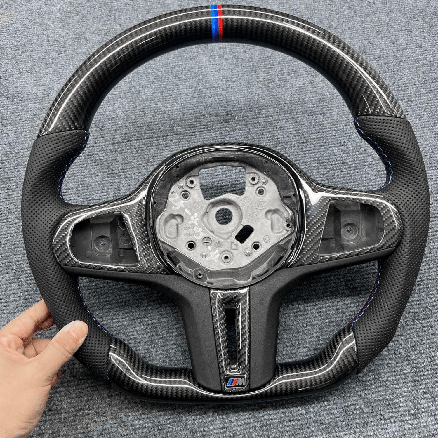 BMW STEERING WHEEL | G SERIES | FLAT BOTTOM | CARBON FIBER - Jonparts